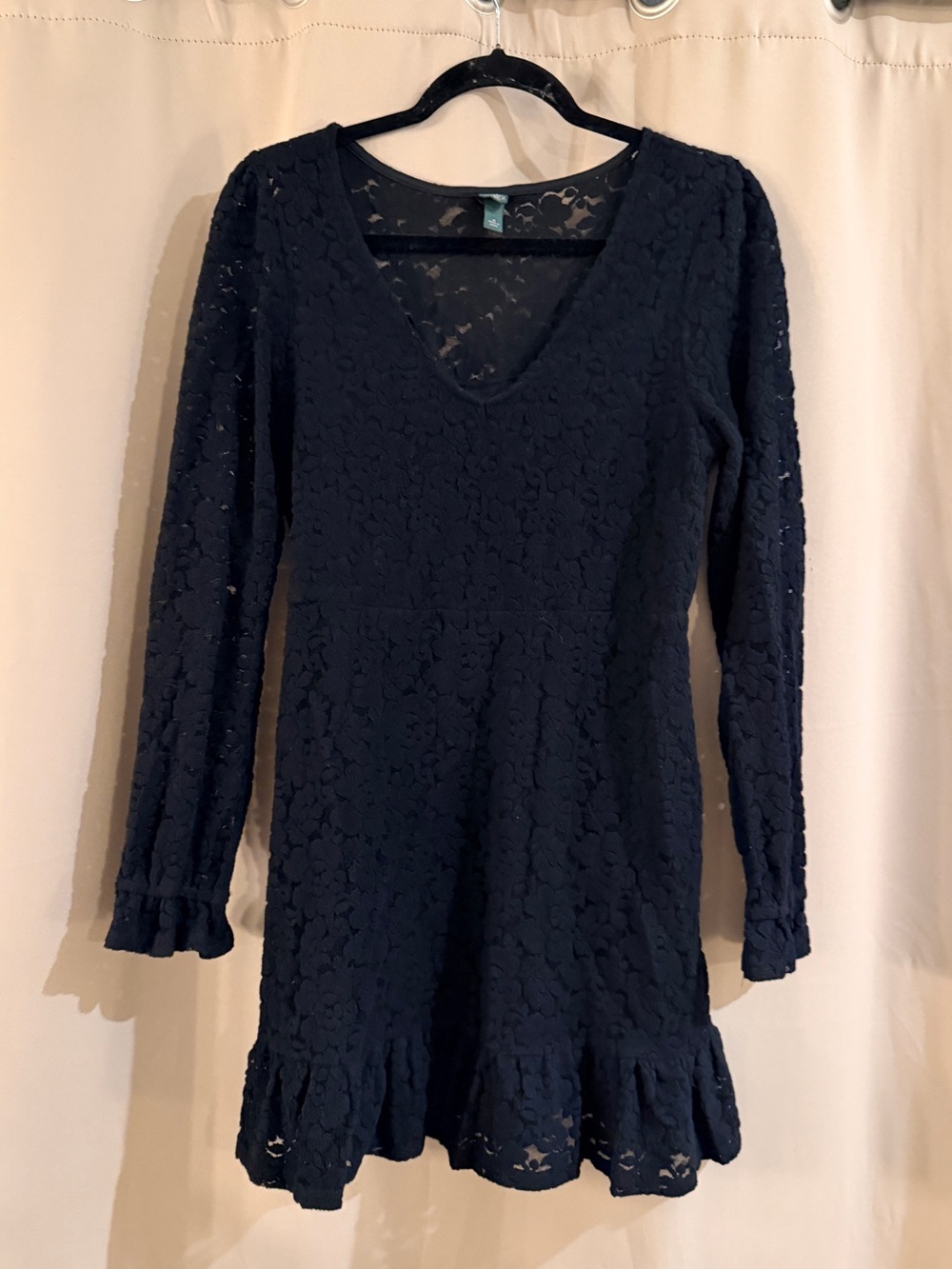 Wild Fable Black Lace Long-Sleeve V-Neck Dress